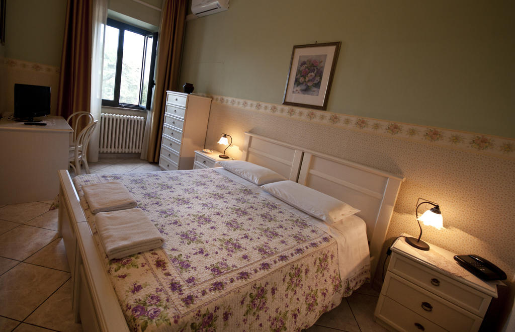 Hotel La Villa Ceccano Bilik gambar