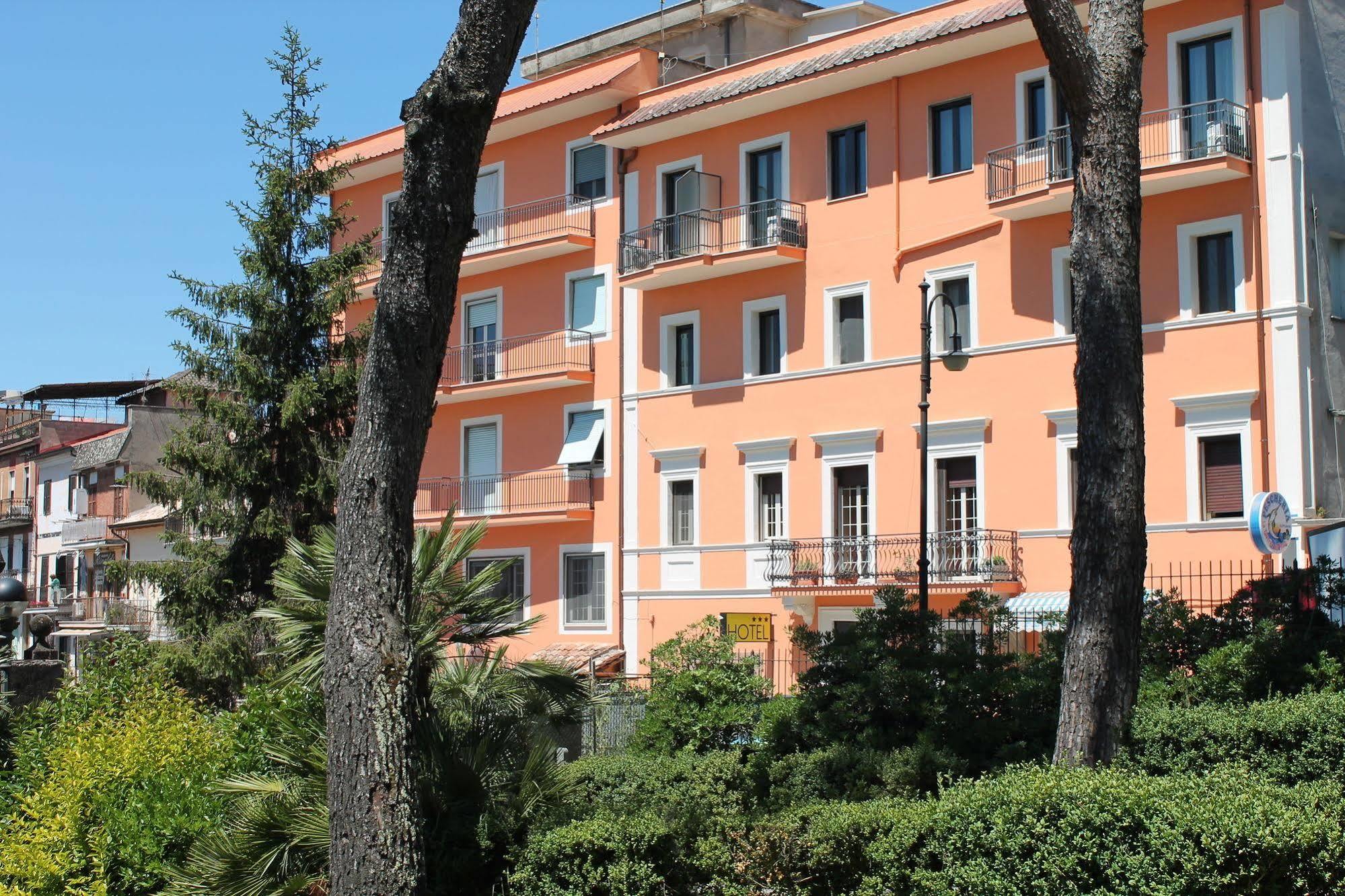 Hotel La Villa Ceccano Luaran gambar
