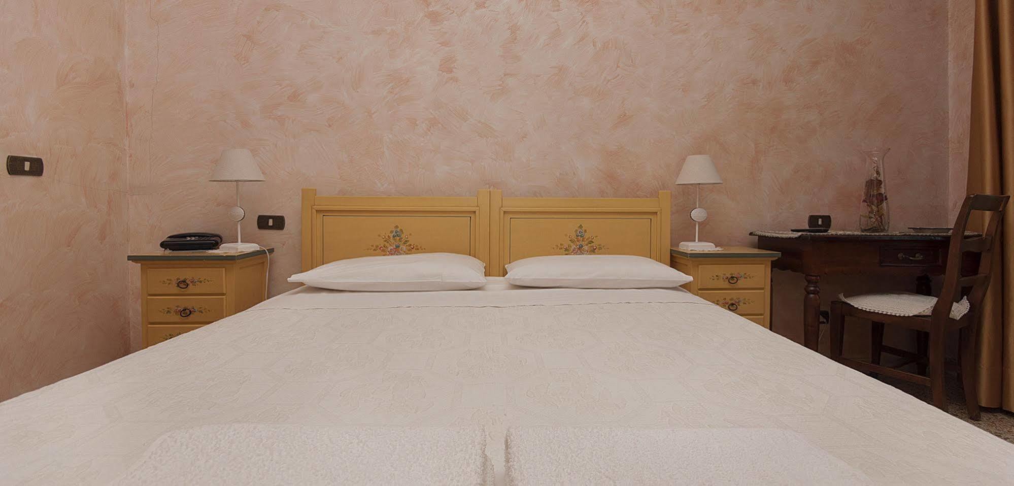 Hotel La Villa Ceccano Luaran gambar