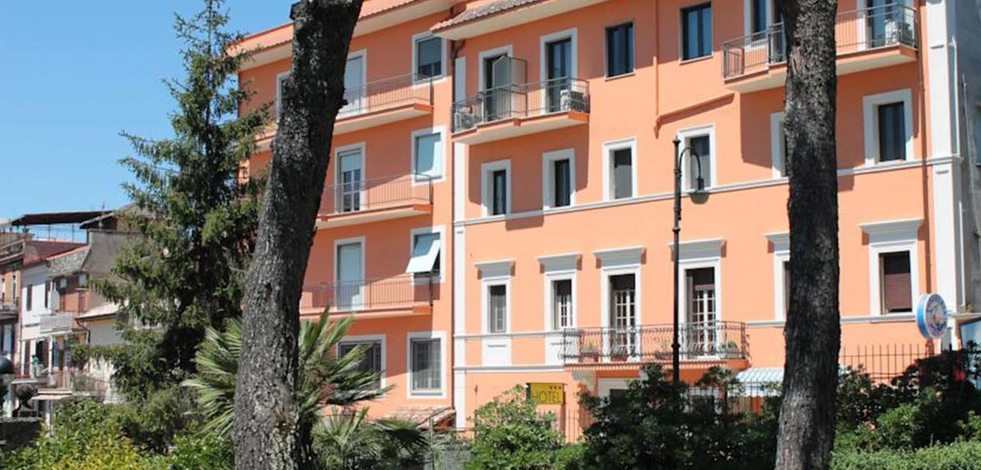 Hotel La Villa Ceccano Luaran gambar