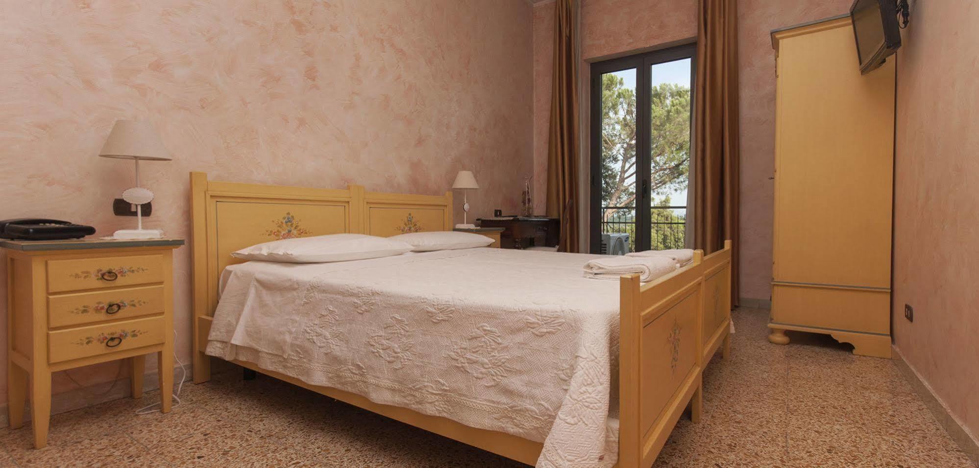 Hotel La Villa Ceccano Luaran gambar